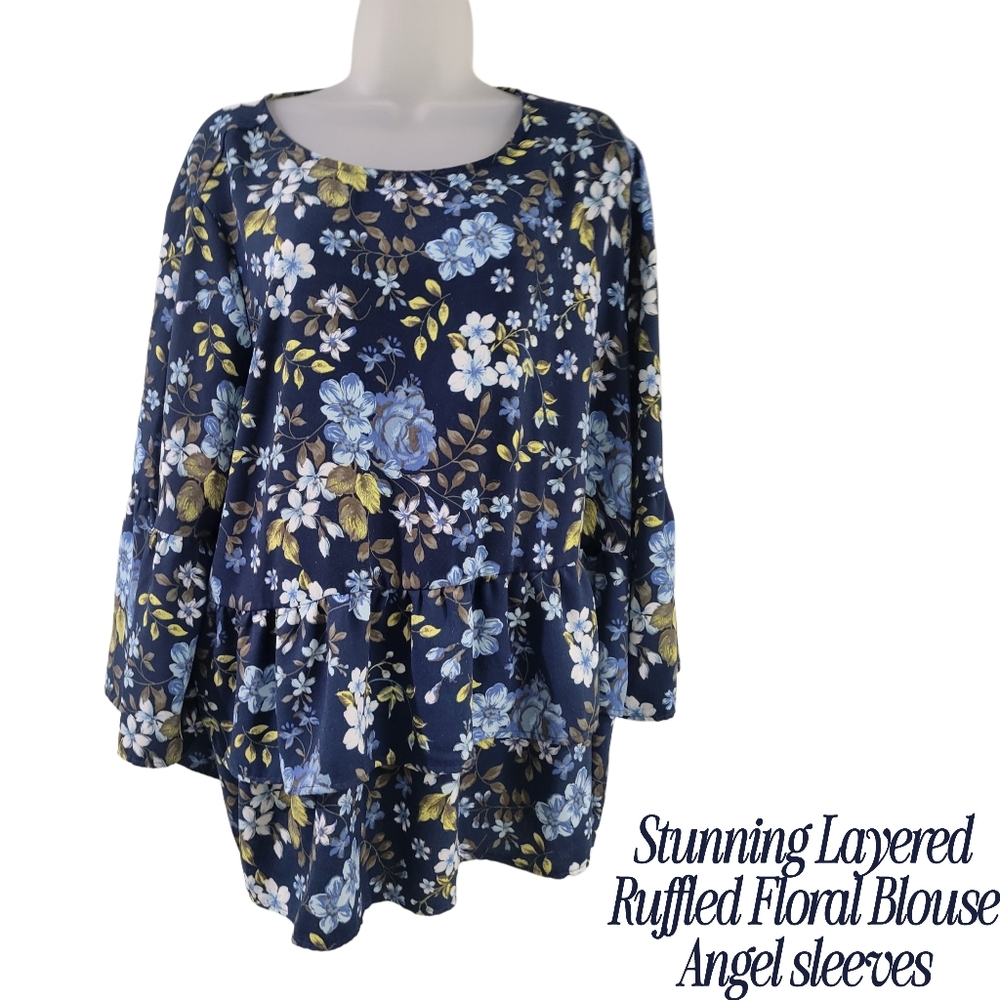NWOT Floral Blue STUNNING floral Print Ruffled Layers & Bell Sleeves 👀 xl.